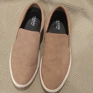 Mens shoes